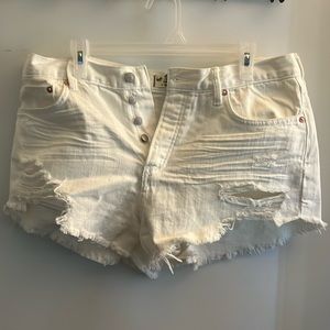Women’s short white shorts